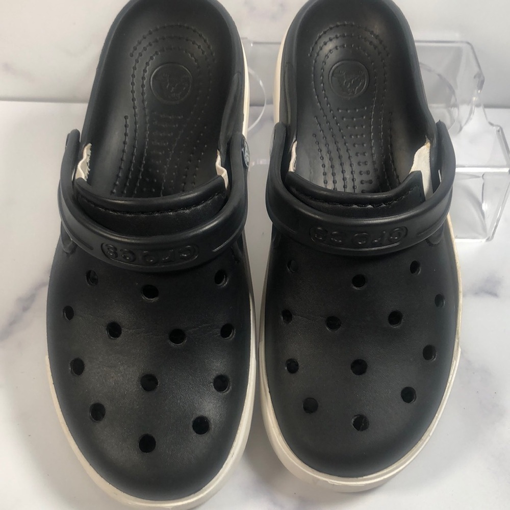 Crocs Unisex Crocband Clogs Black White Heel Unisex Size Women 6 Men 4
